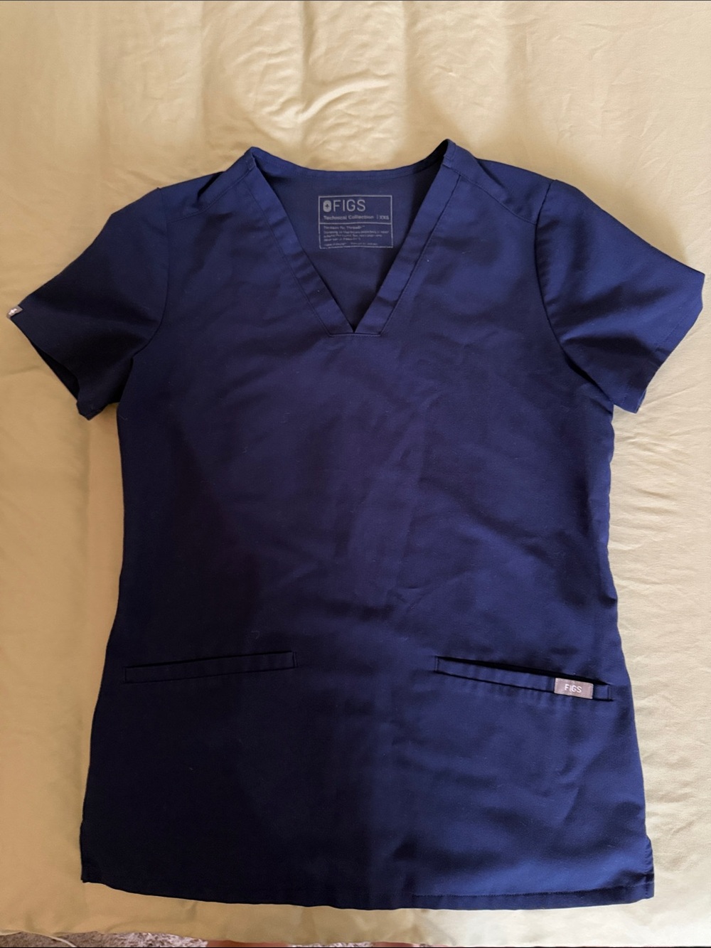 Figs casma scrub top